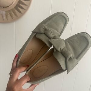 Bandolino Green Flats Elegant and Versatile